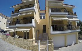 Dimi Apartments